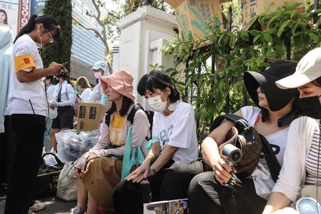 台湾民众党30日上午办“司法改革 民众走读”活动，稍早赖清德办公室派员出面收下民