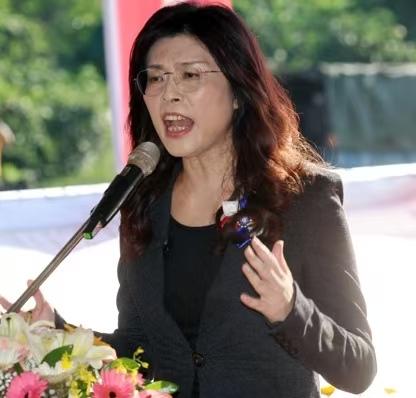 国民党主席郑丽文参加含烈士吴石在内的台湾“白色恐怖秋祭追思会”，民进党批评不意外