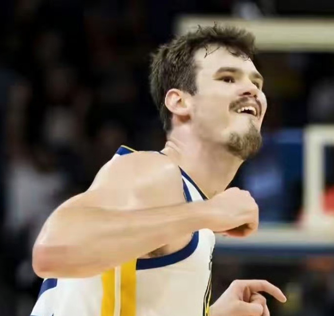 波斯特已经命中2记三分 太阳vs勇士 ​​​