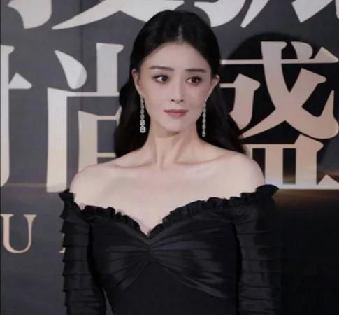 本以为蒋欣的华妃已是演技巅峰，难有超越。谁知她在新剧《以法之名》的审讯戏，眼神如