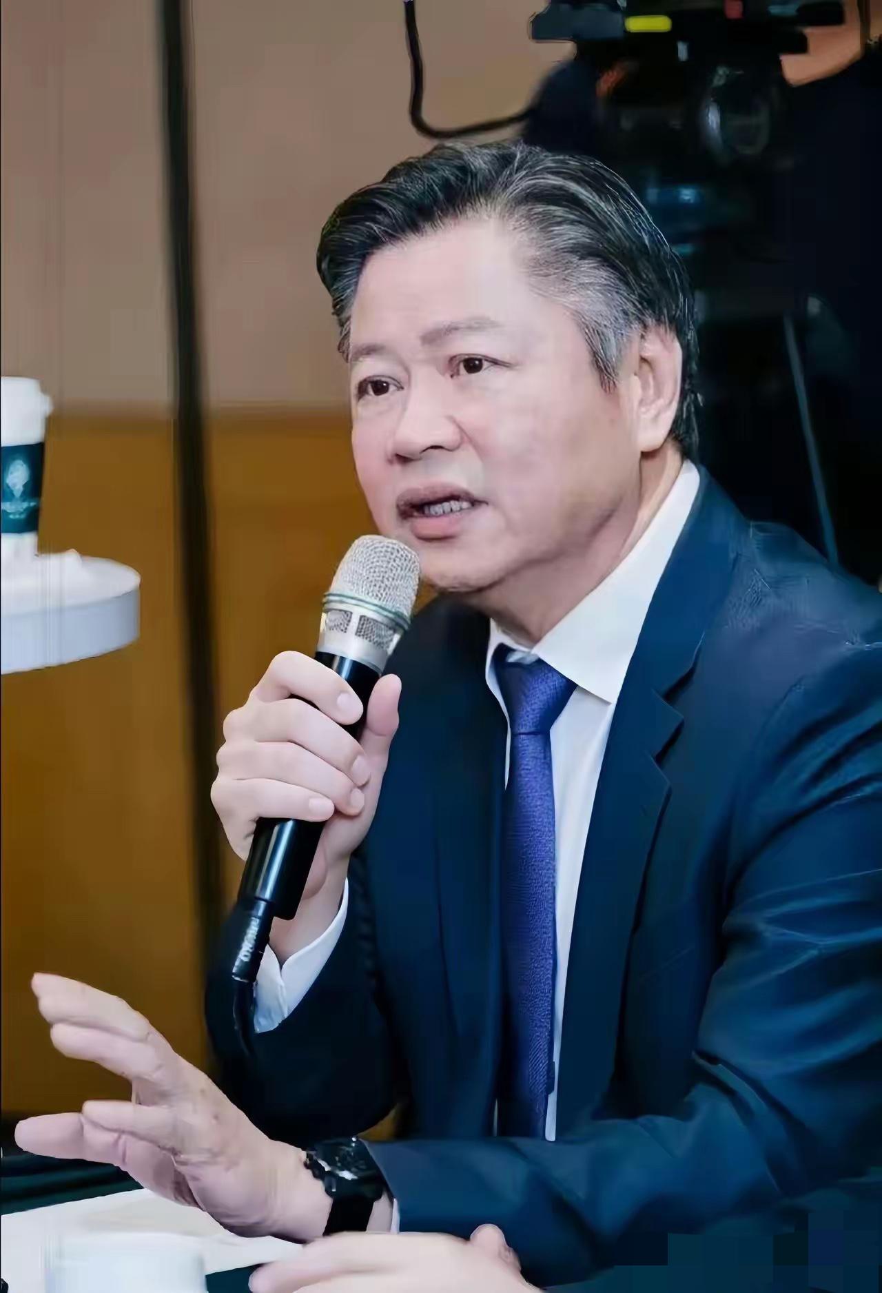 硬核撑腰！大陆高校给台统派学者送聘书，民进党打压终成笑话

这下好了，
不但台湾