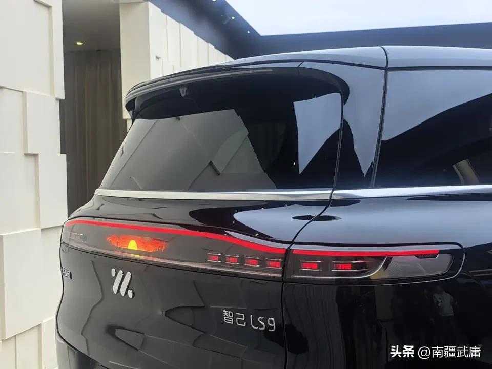 为什么现在越来越多车企，不管新势力还是老牌大厂，都优先选用宁德时代电池？答案很简
