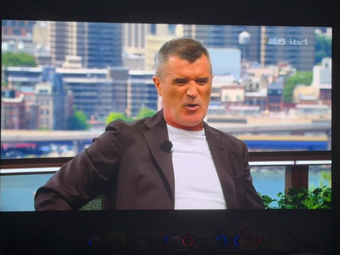 BBC的赛前节目，聊到了英格兰的世界杯旅程，三位嘉宾立刻摆出了侧污面孔