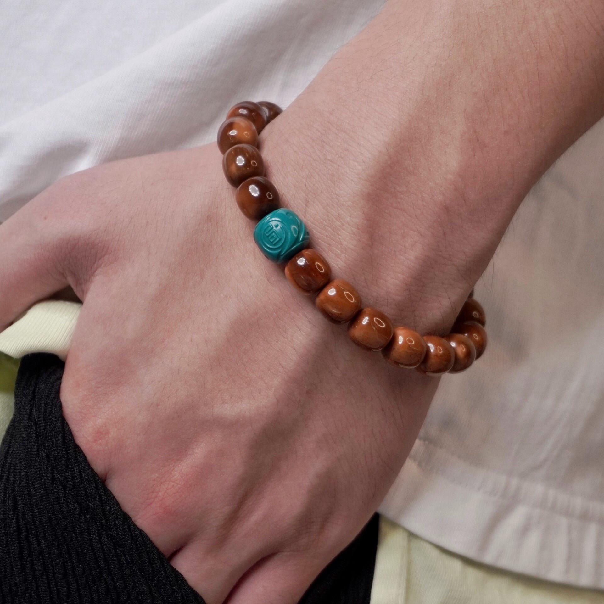 路上会戴一条什么串儿？走啊……一起出去玩串儿啊