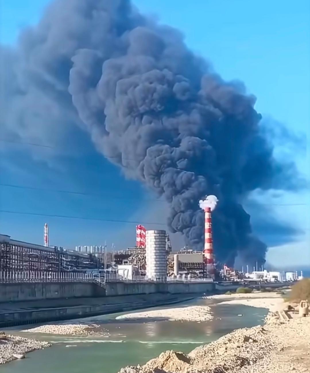 20日凌晨，乌克兰再次用无人机打击了俄罗斯图阿普谢石油精炼厂，距离上次打击仅过了