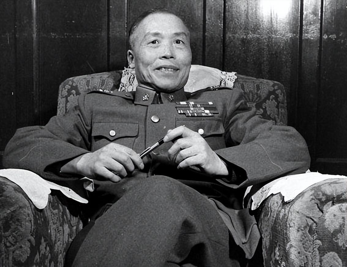 1949年，李宗仁上台后，开始与共产党谈判，企图维持“划江而治”的局面。

19