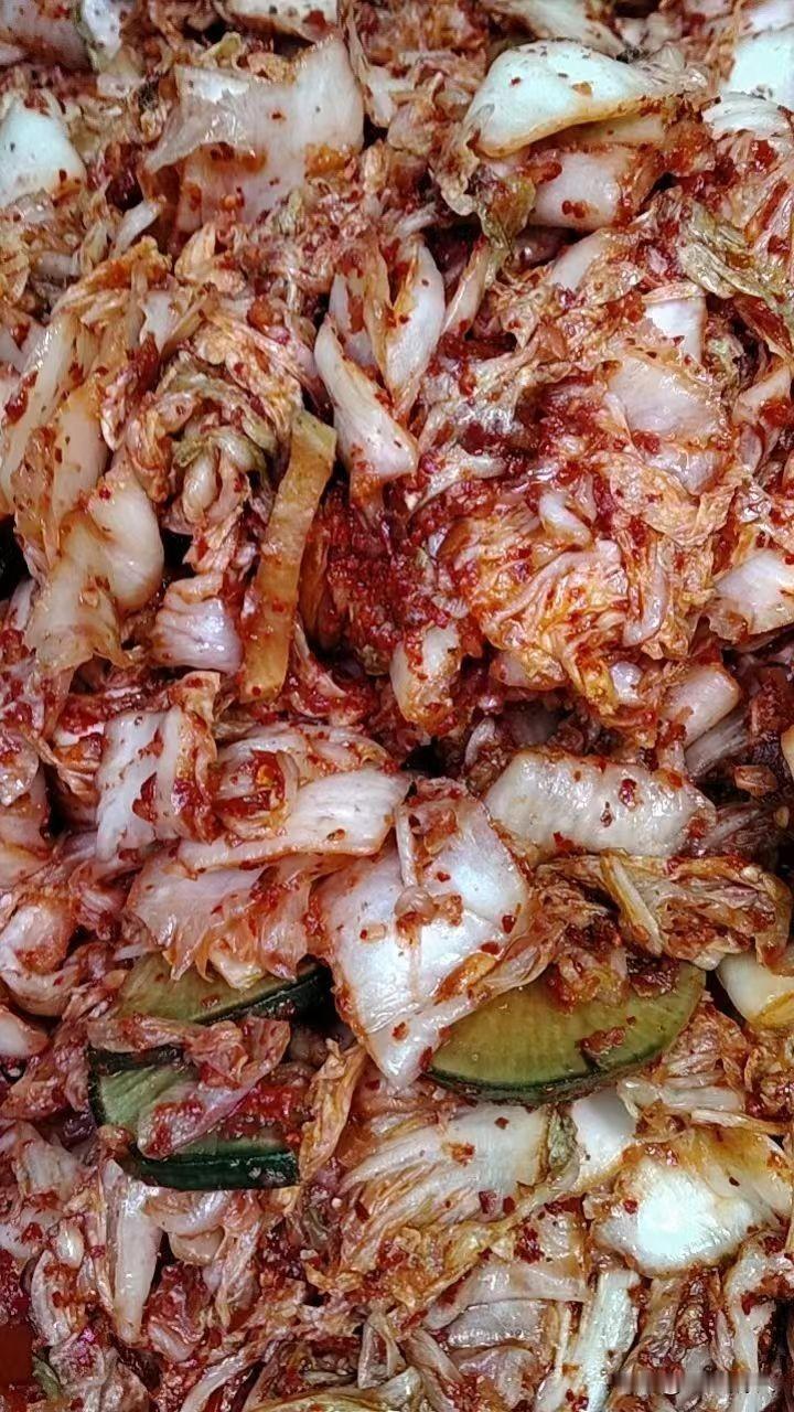 冬日生活打卡季就好这一口儿。朝鲜族辣白菜从小吃到大就是吃不够。冬季来临，新的又开