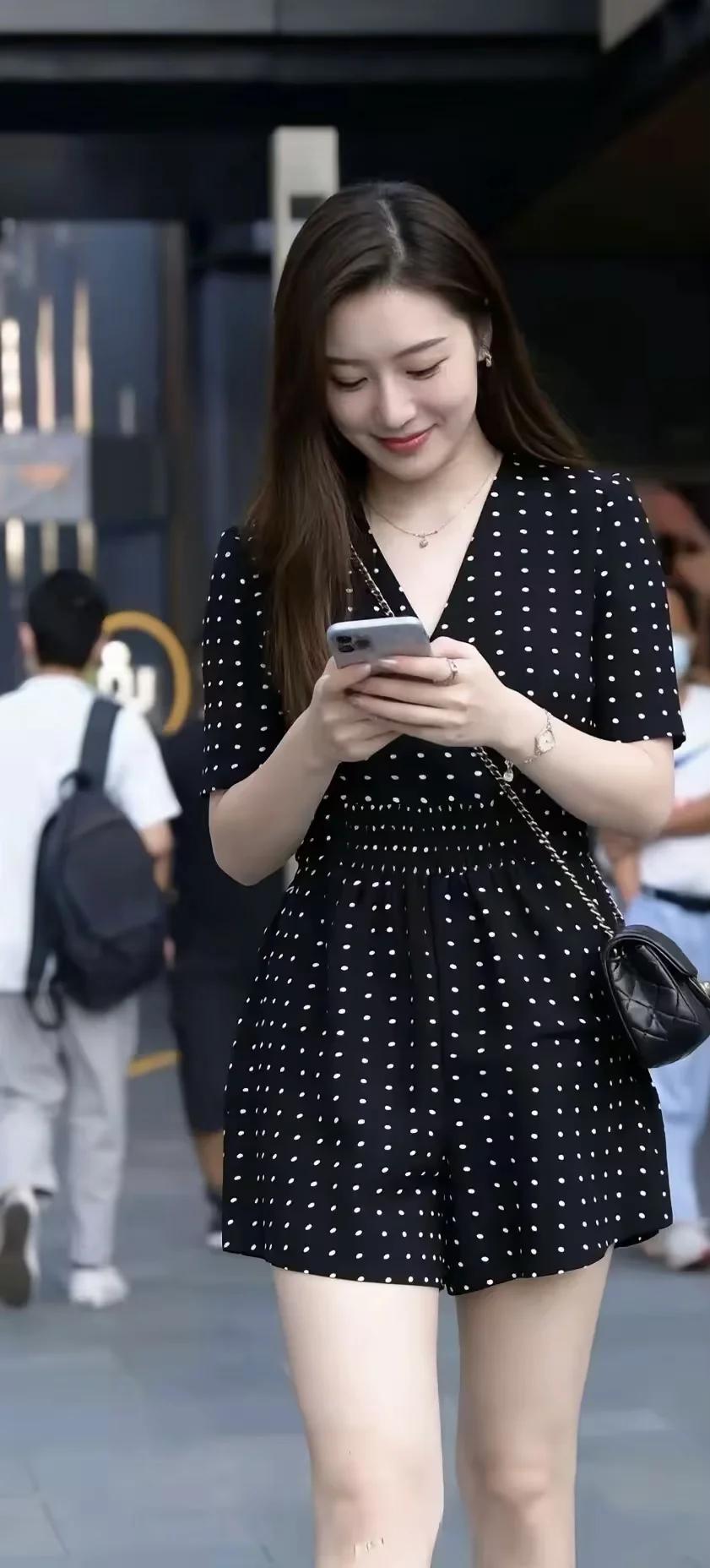 这人呐 ，往往到了一定的年纪才会发现 ，当初大人们说的都是对的。