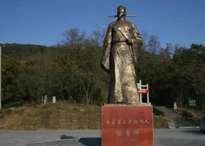 南宋时期，妙龄女尼姑前脚拒绝23岁俊美状元张孝祥的求爱，后脚就恋上了张孝祥好友，