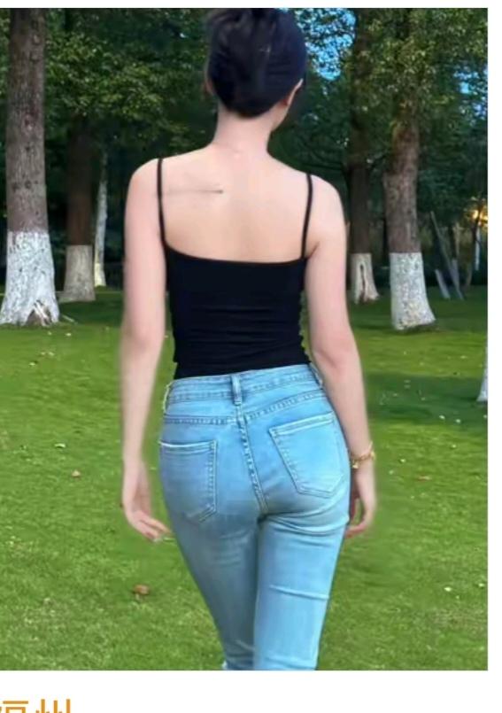 〔欣赏图片〕
图中画面真美丽；
各个晒过七仙女；
都是道道风景线；
每天欣赏美女