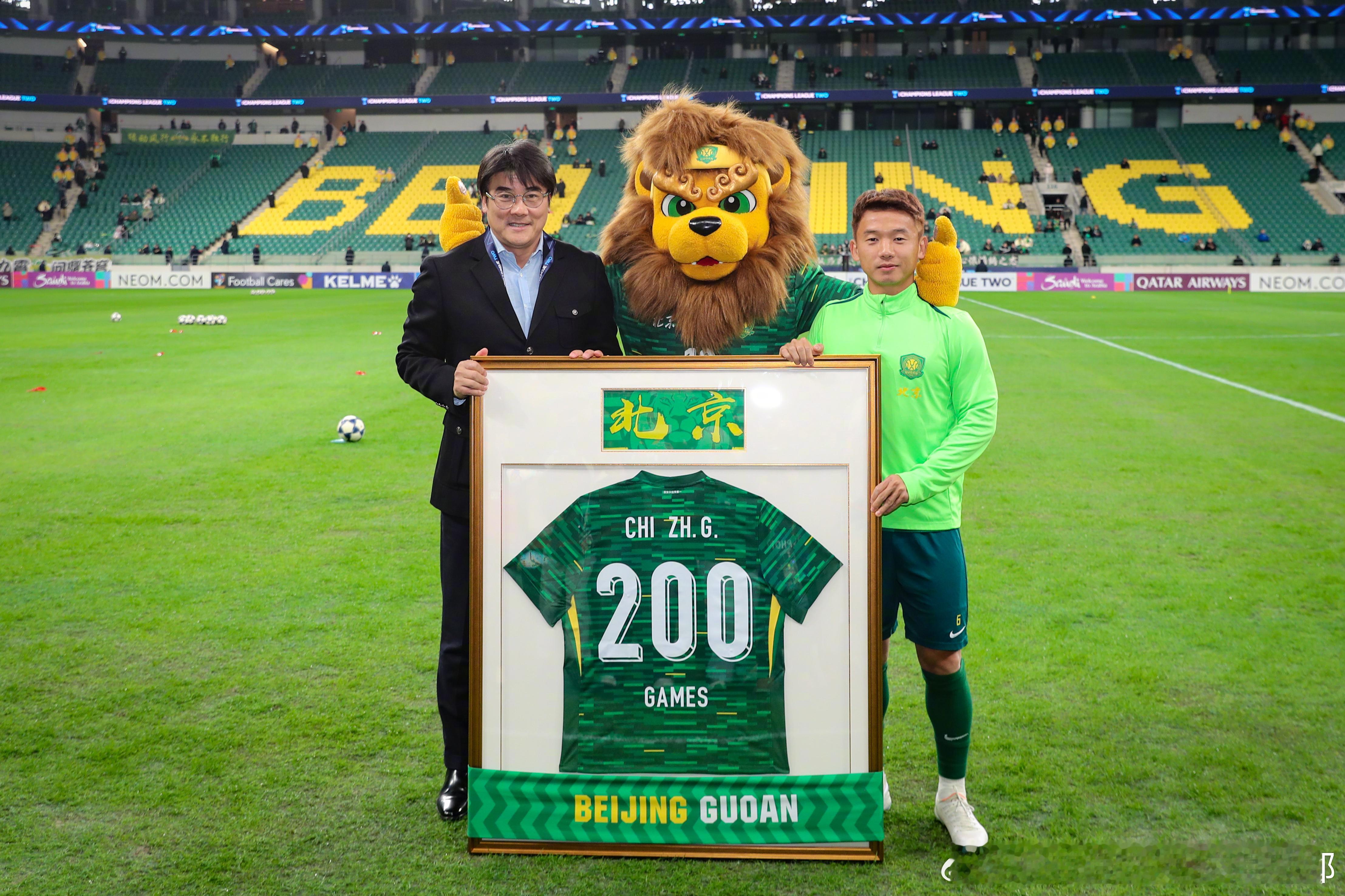 本场比赛之前，池忠国已经代表北京国安在各项赛事中出场200次。赛前热身阶段，总经