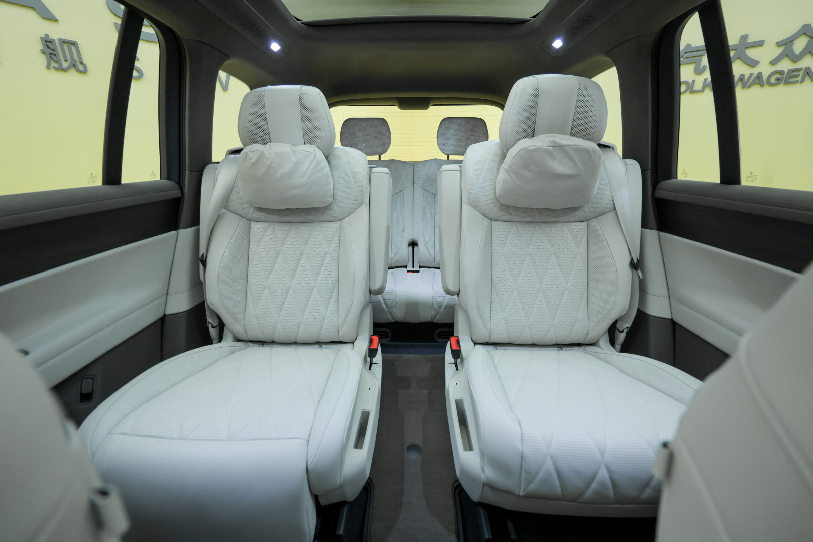 上汽大众ID.ERA技术发布会大众9X首发MomentaR7世界模型 大众9X今