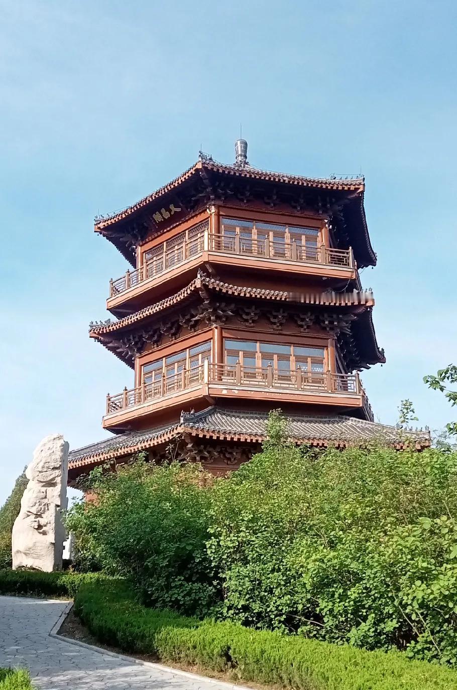 对于养老金较低的退休人员而言，这绝非好消息。从走势上看，养老金涨幅逐年走低，到2