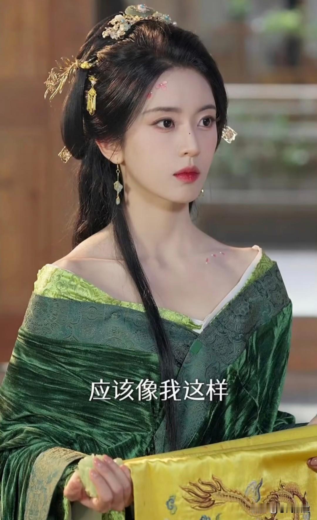 最美短剧女演员，
这颜值、这身材、这气质比有些长剧的女主角都要美得多，
你们知道