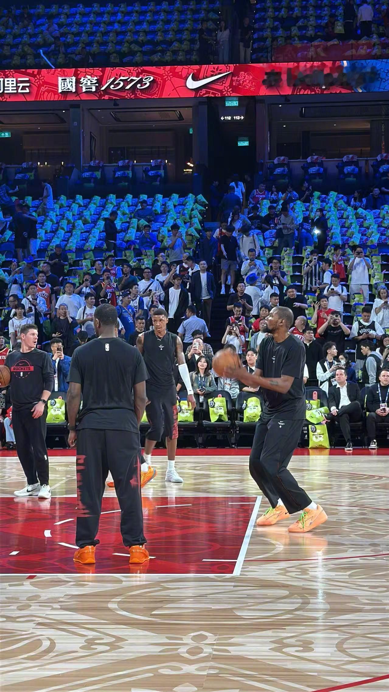 火箭夺宝火箭中国行nba中国赛2026休斯顿火箭[超话]🔥🔥大家都到了吗🚀