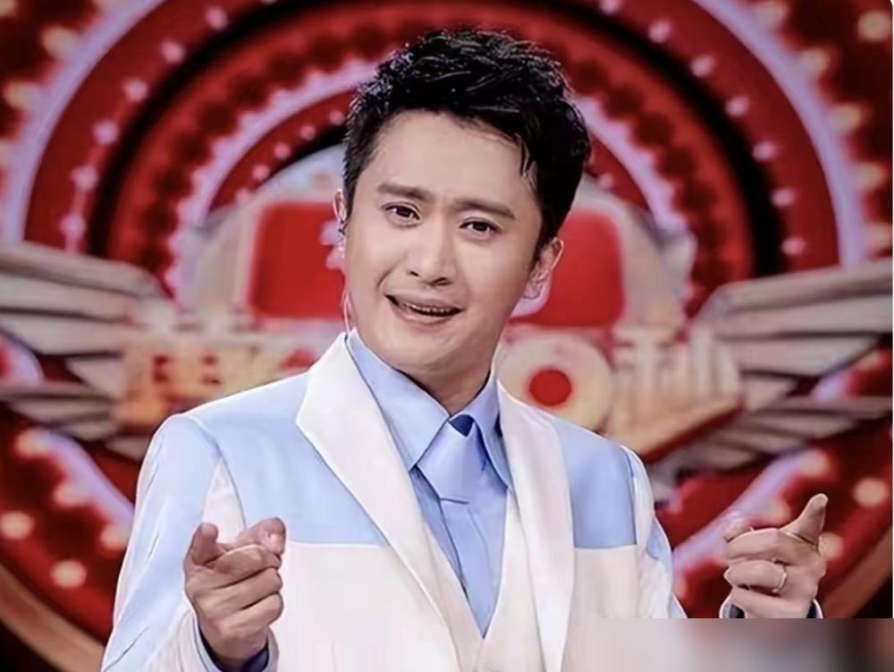 杨帆那个小品，据说把人笑岔气了，结果呢？依然没能把他从分会场捞进主会场，这事就离