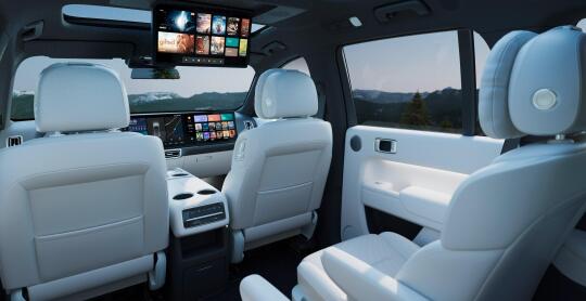 新势力：车延伸的家 特斯拉：车是交通工具