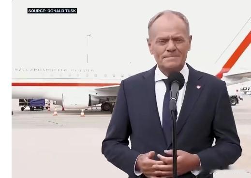 波兰总理图斯克表示，波兰将与英国签署安全防御条约！他强调，美国不断削减在欧洲的部