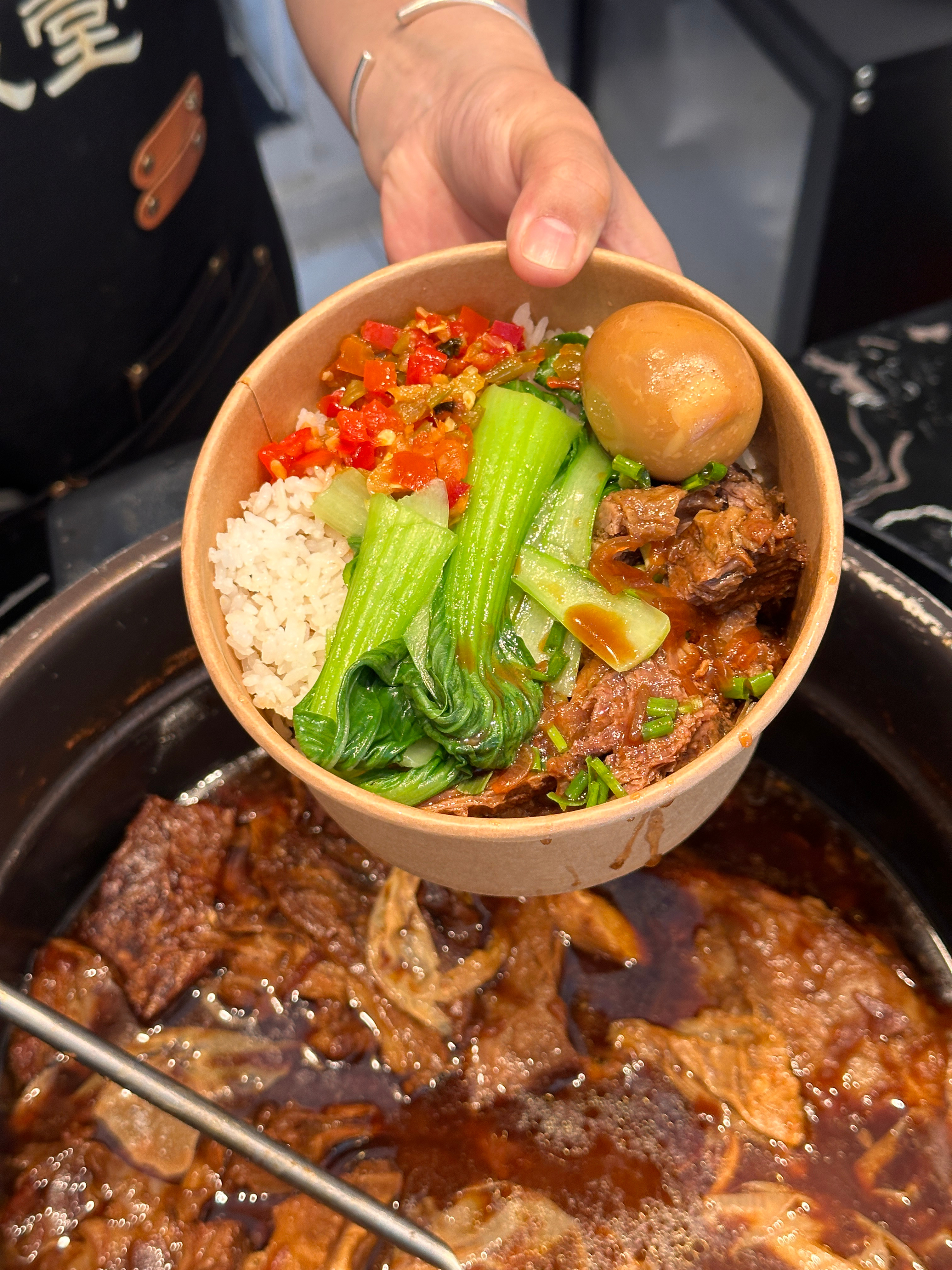 1.李记饭堂 味道不错 性价比不高 加了卤蛋37r2.追光抹茶坚果贝果 好吃 抹