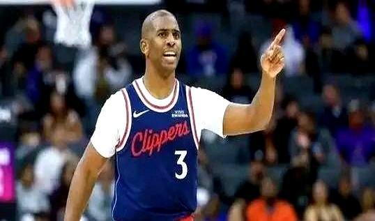 保罗一走，快船立马14胜7负！
 
40岁控卫回家，更衣室安静了。哈登拿回球权，