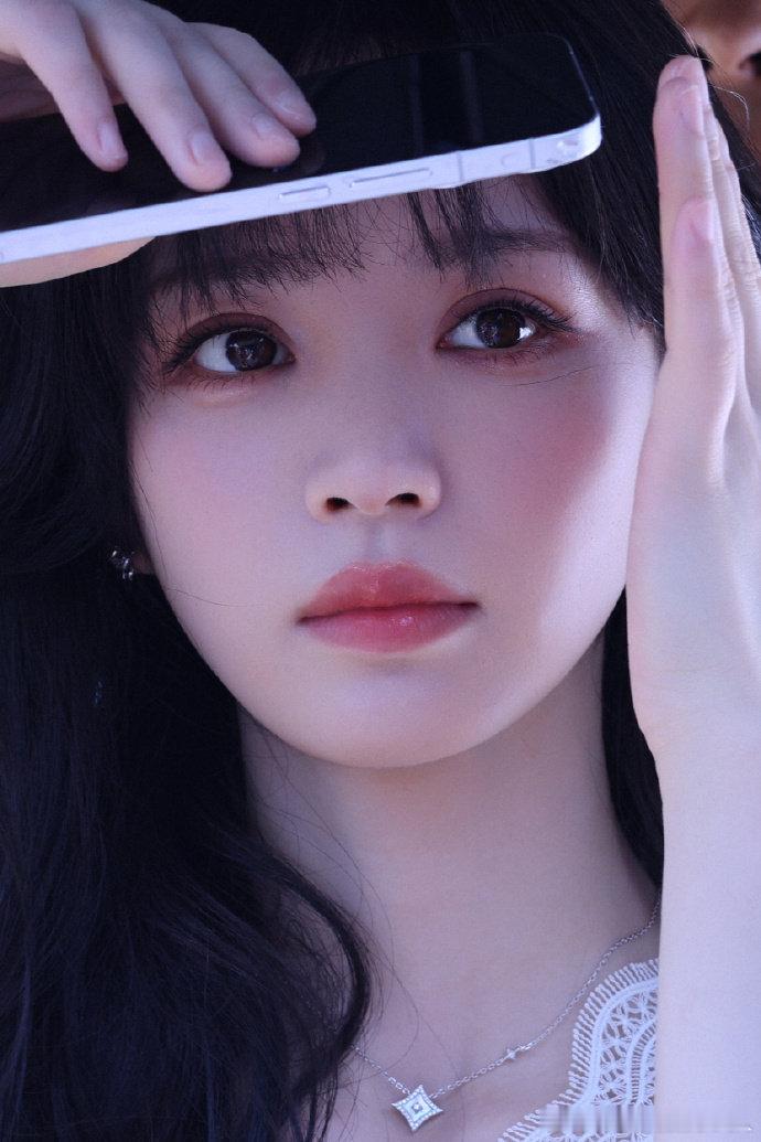 田曦薇100%甜度 100%甜度的田曦薇 田曦薇的海边写真太会拍了，每一张都甜到