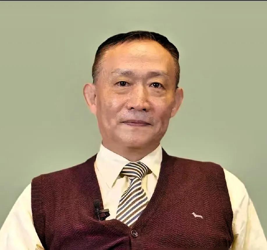 2025年12月31日，卢麒元在北京的一番发言，如警钟震彻人心！他直言当下最严重