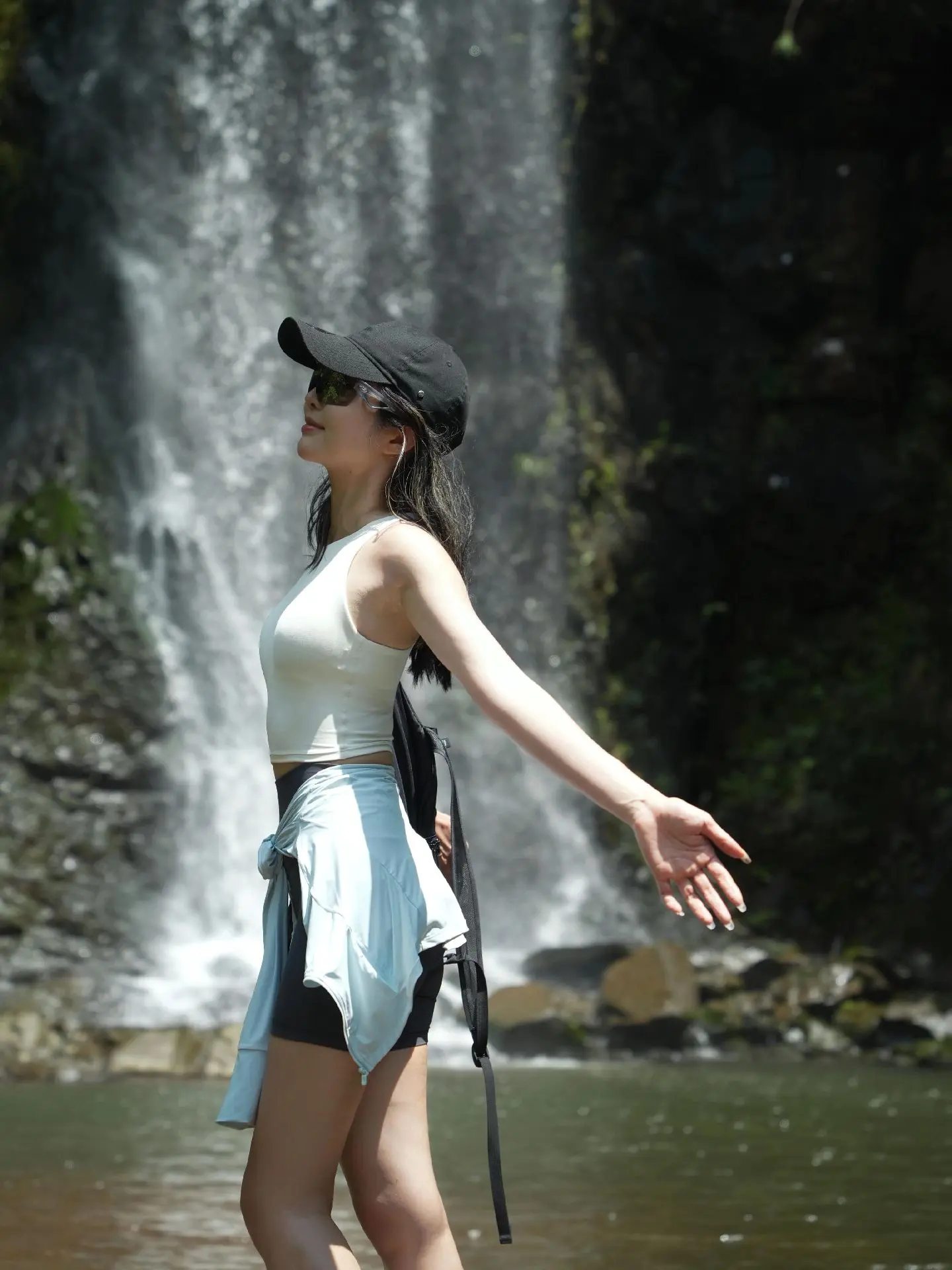 两三万块钱，听起来不多，但是你想存两三万，真的很难，两三百块钱，也不多...