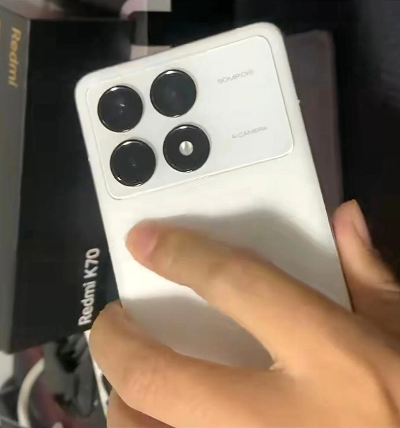 K70 Pro，用力过猛，彻底服了？

续航同档几乎无敌手，5000电池➕120