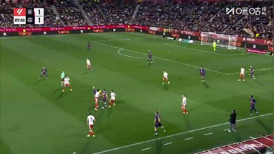 皇马的这粒进球前算不算犯规了？虽然不是有意的不用吃牌，但这也是踩踏了啊，直接给防