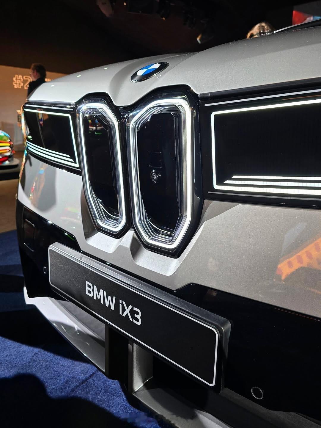 买车到底该看什么 下班去商场，发现大家选电车越来越清醒了。不再只看“冰箱彩电大沙