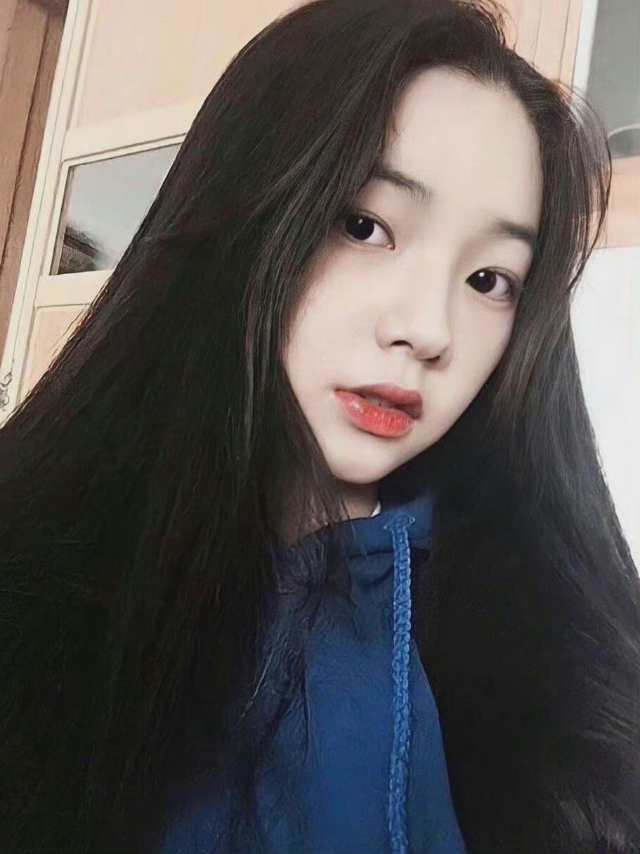 学生时期的小柚（柳智敏 ​​​