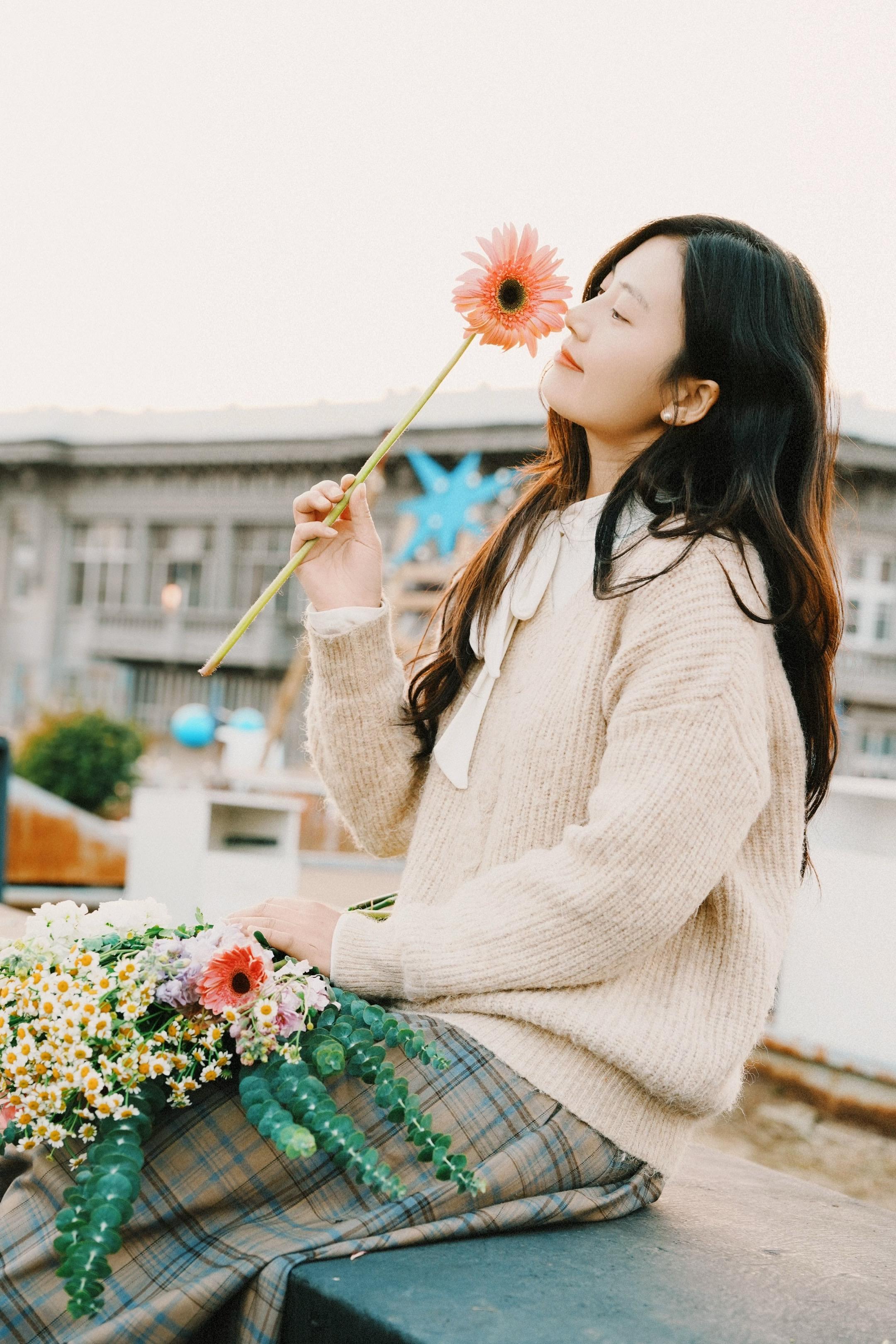 👭好朋友就是生活的解药。幸好这个世界上有明媚的阳光、花朵、自由，还有...