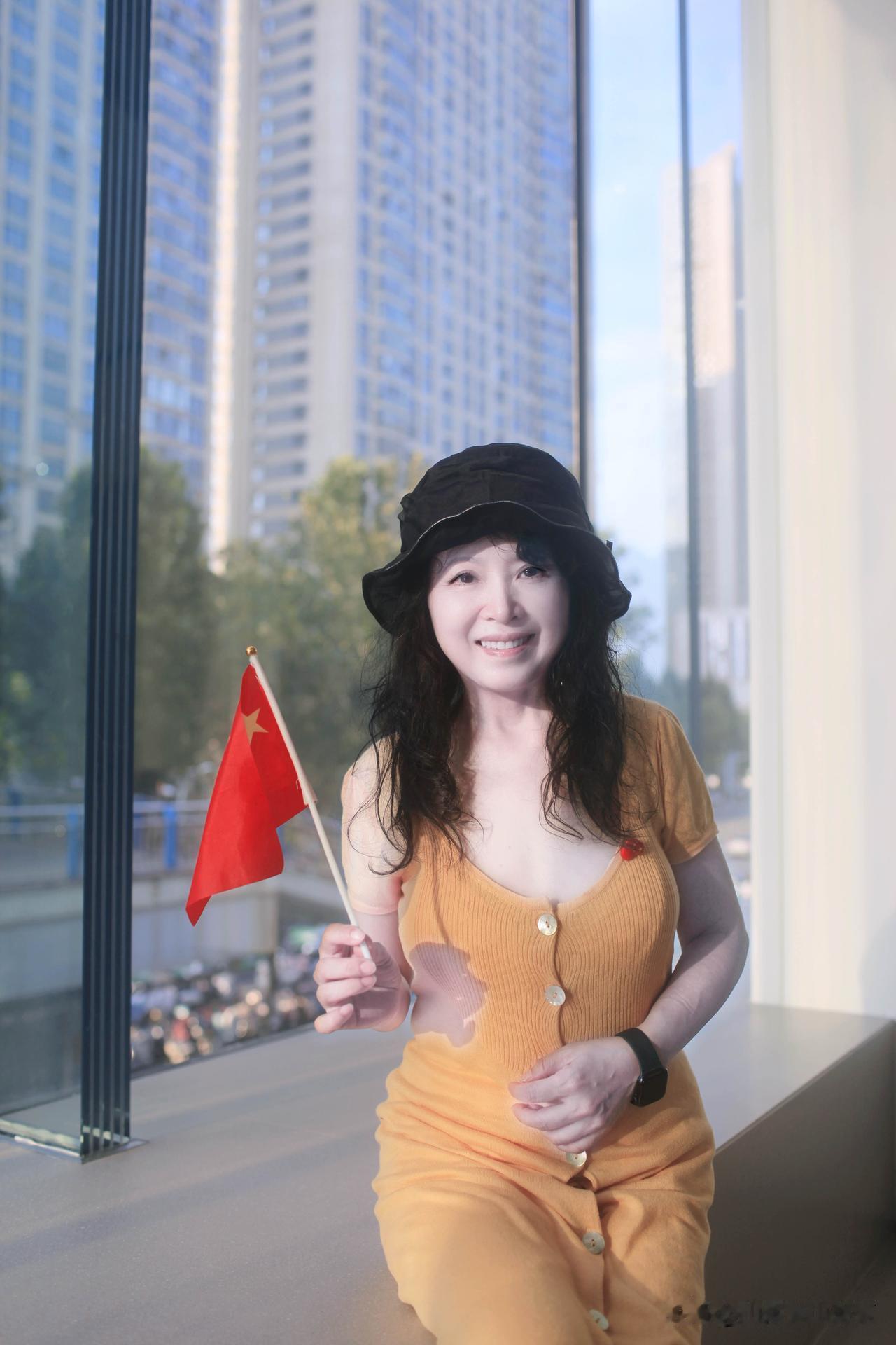 合肥的朋友们你们发现没，最近几年国庆节期间老城区的国庆元素几乎看不见了。
以前每