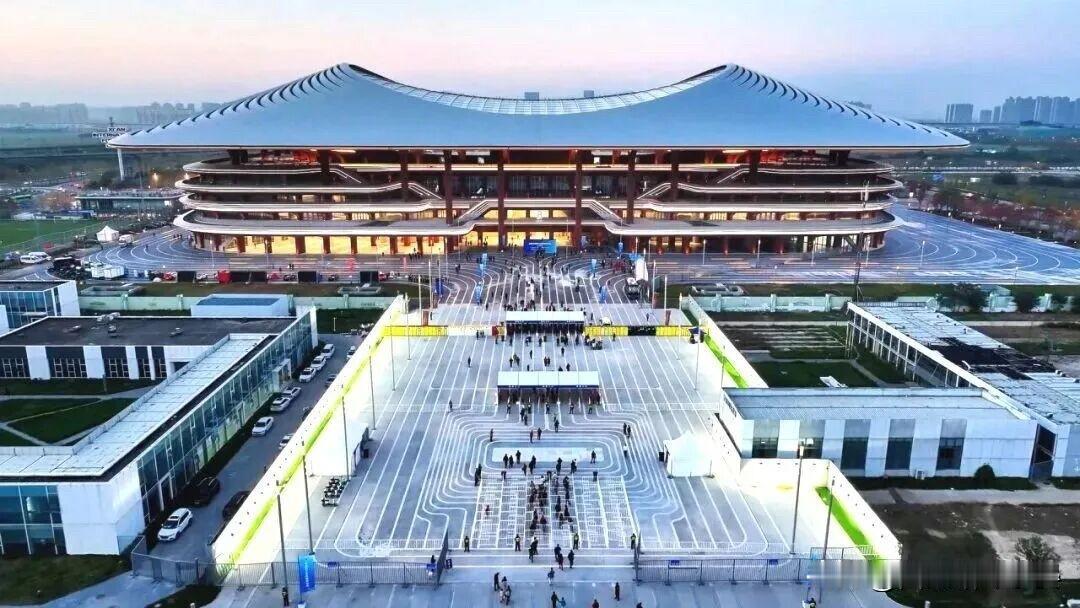 西安又争光了！西咸沣东的国际足球中心拿下建筑界“奥斯卡”大奖。

第14届Arc
