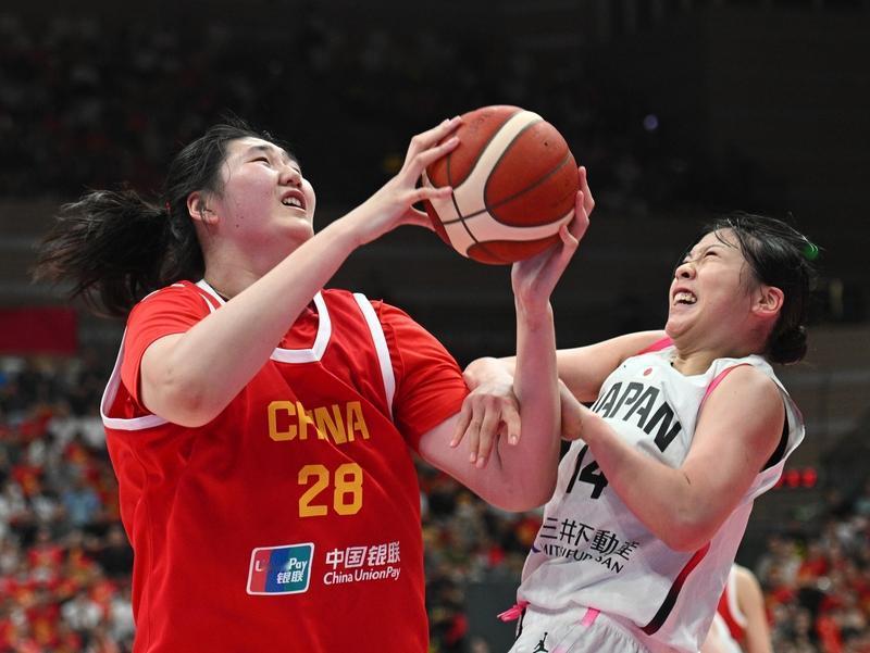 恭喜张子宇入选中国女篮热身赛大名单。
张子宇在WCBA山东队的比赛中打的比较挣扎