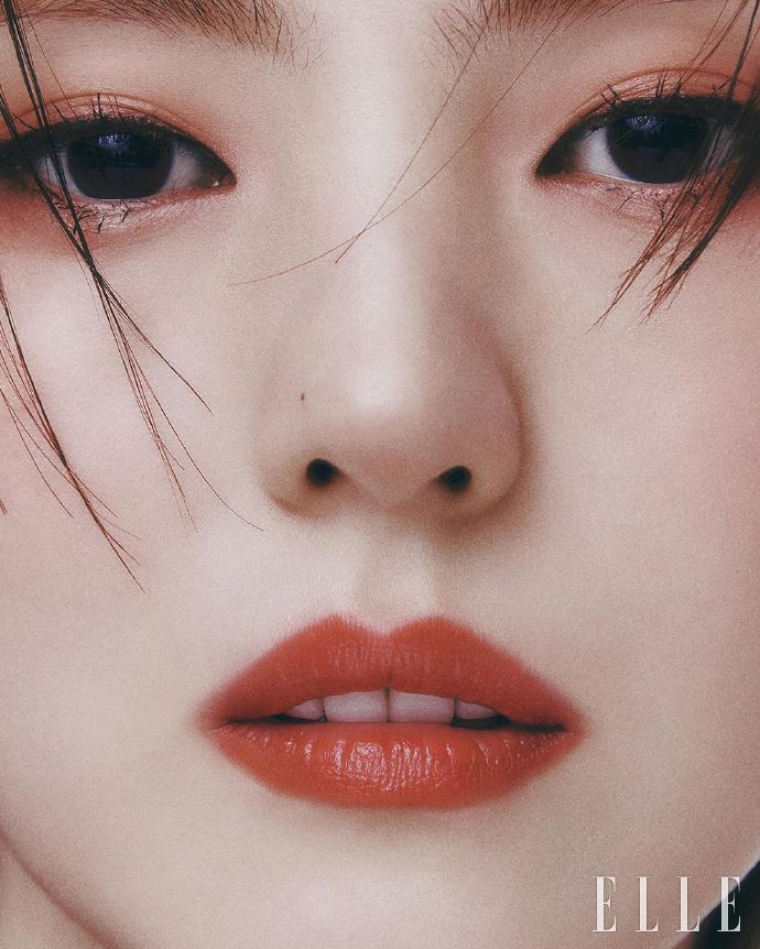 #韩素希# x ELLE Dior美妆画报 烈焰红唇好适合她~#美学前沿# ​​