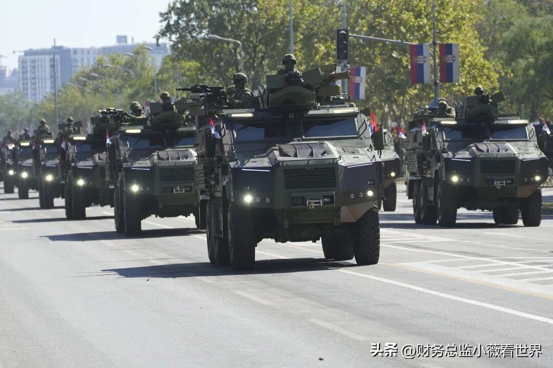 塞尔维亚这次阅兵是对的，正好可以震慑一下宵小和那些不怀好意的人和国家！当地时间2