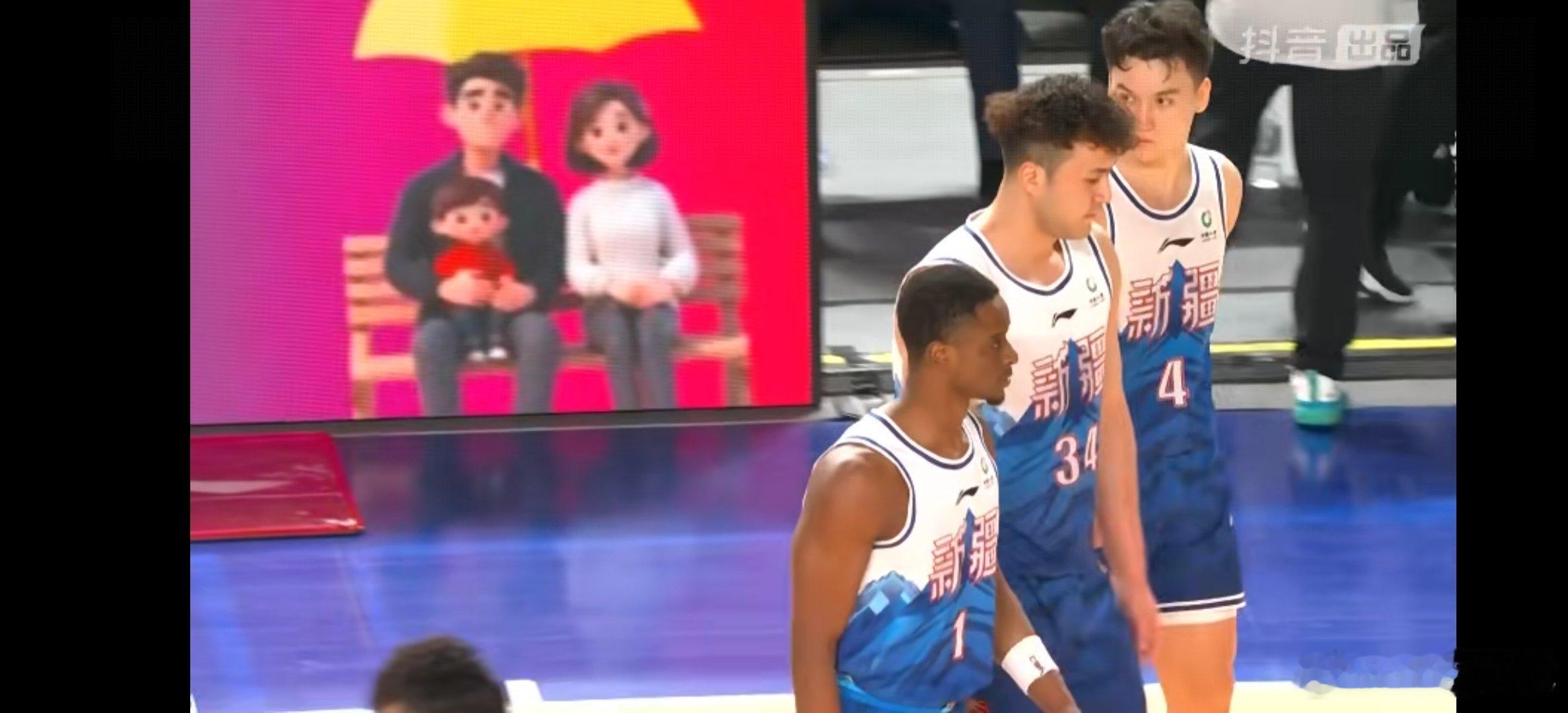 这个时候上那托尔了新疆男篮vs青岛男篮cba