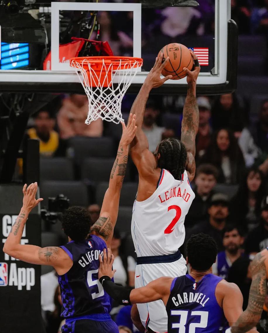 莱纳德31+9+7创纪录 快船逆转送国王11连败快船vs国王 北京时间2月7日，