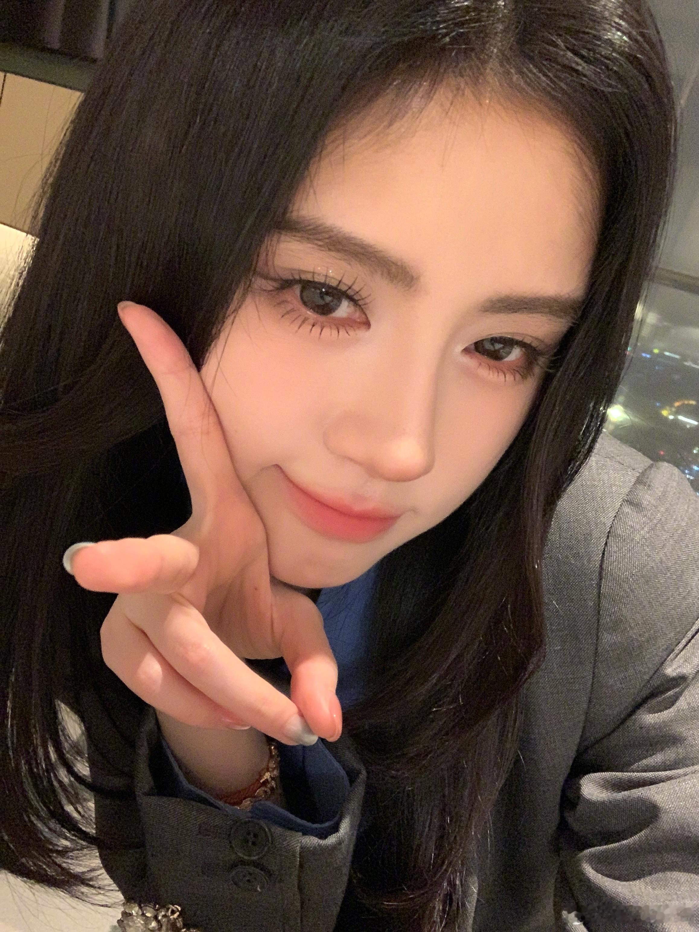 鞠婧祎[超话]鞠婧祎万花世界 🍊💙鞠婧祎苏绿夏 要等时间嘉许，等春风得意𝑾