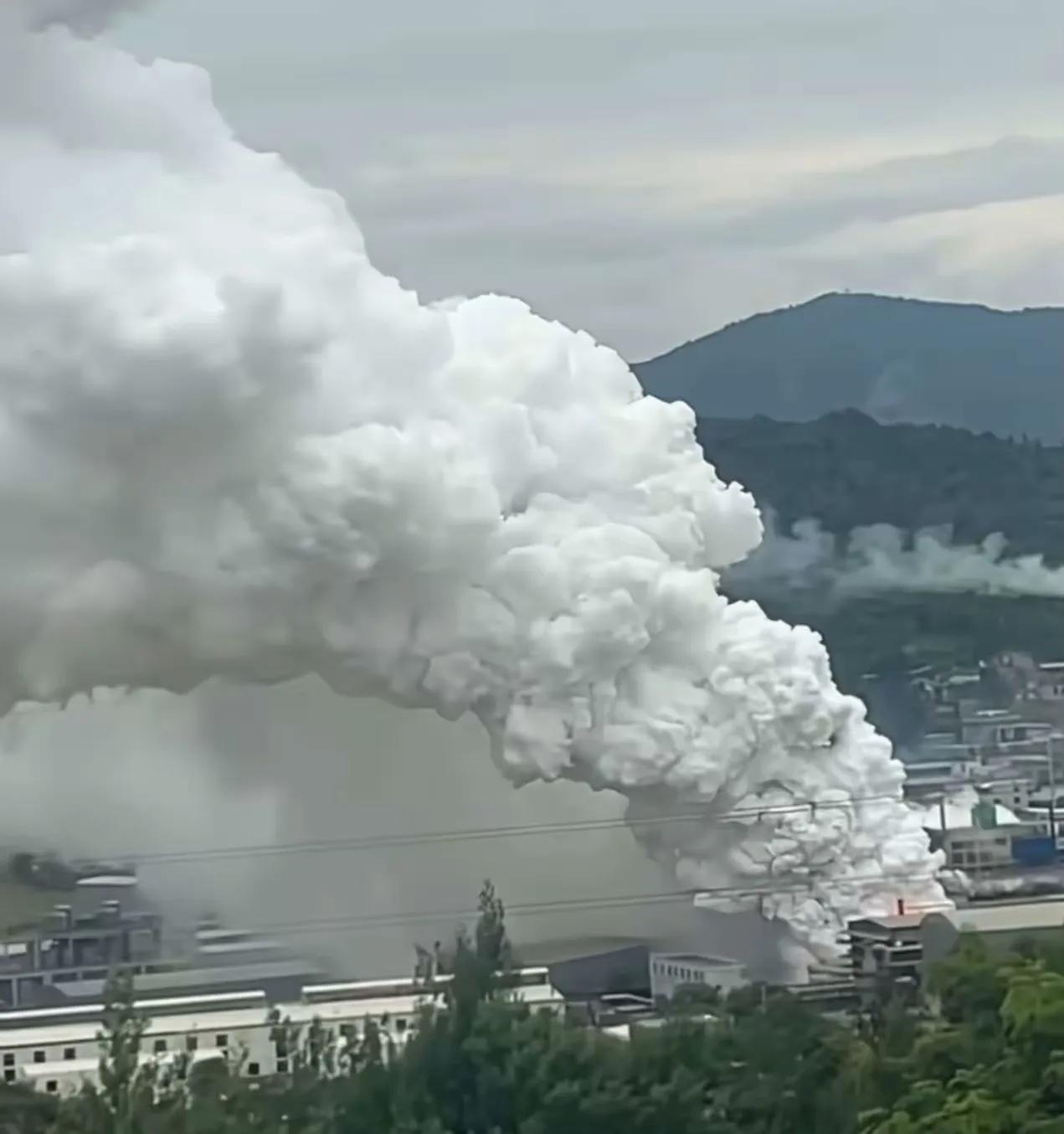本来还想着 8 月 6 号去过火把节的。但是8月4日下午，昆明晋宁区二街镇栗庙村