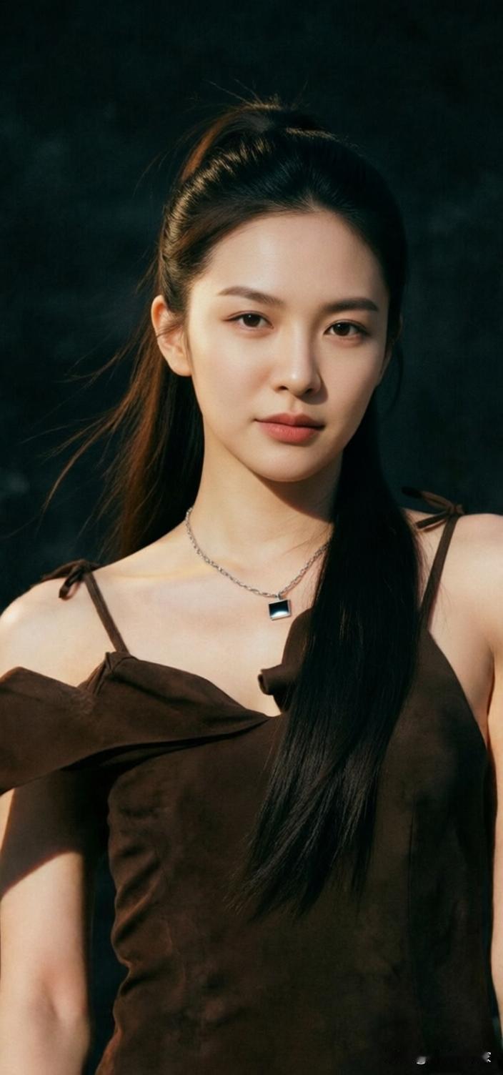 马尾辫美女（42）

你美得如同暗夜中独自绽放的墨色玫瑰，神秘、优雅又带着一丝不
