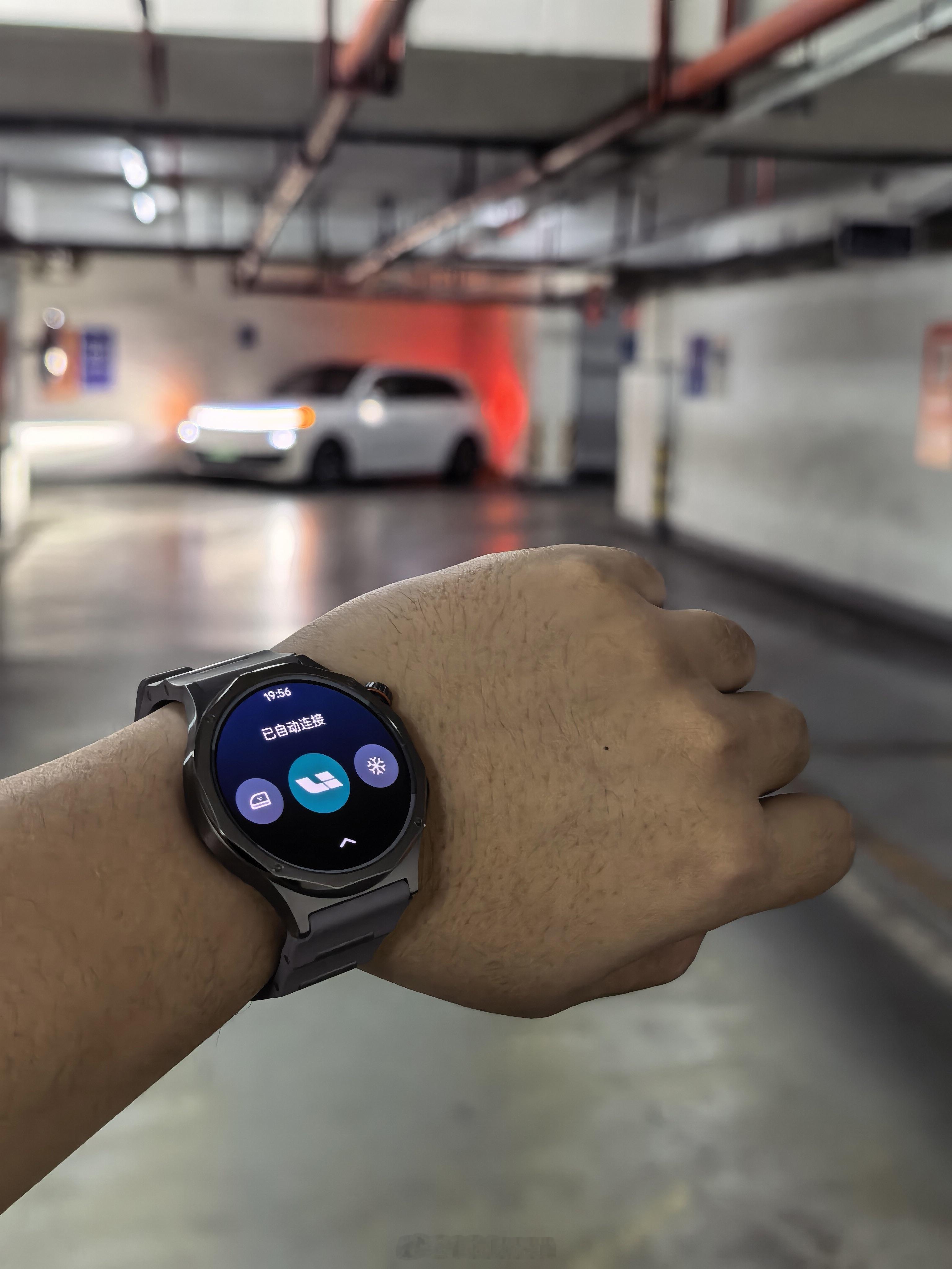 OPPO Watch X3 依然是在距离很远的情况下就自动连上了我的理想 L7（