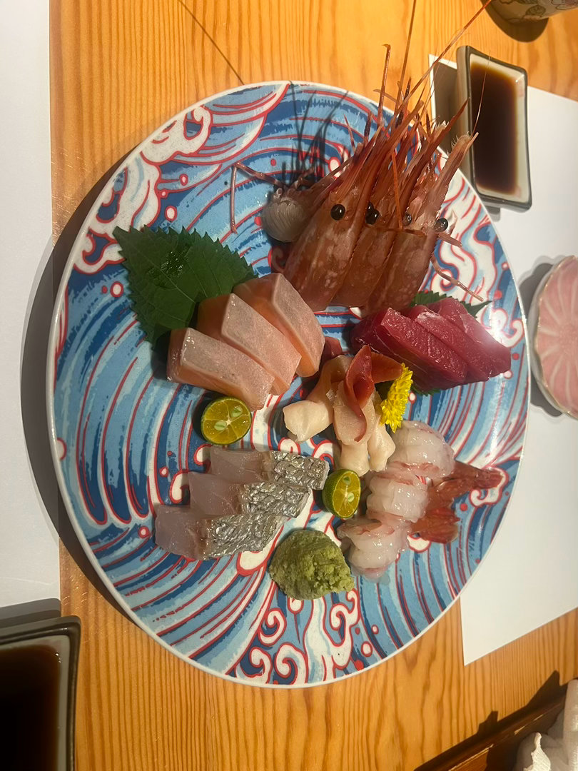第二次来这家日料了，才发现老板和朋友认识 