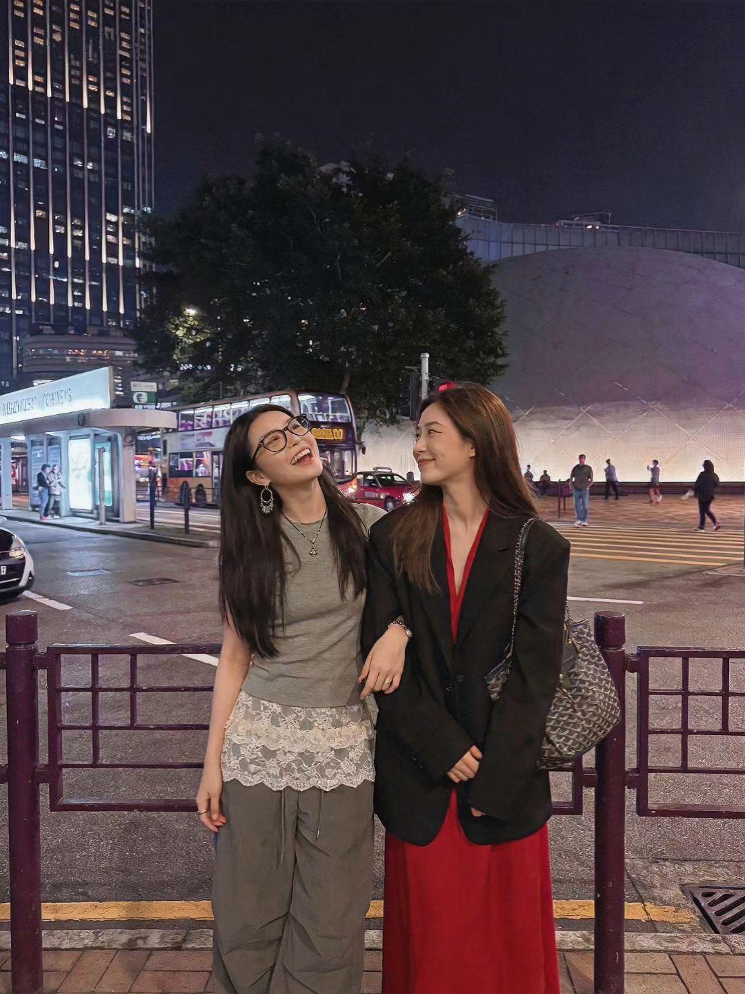 能和一个人长久做朋友 分享自己的坦荡和卑微 真的是人生幸事.