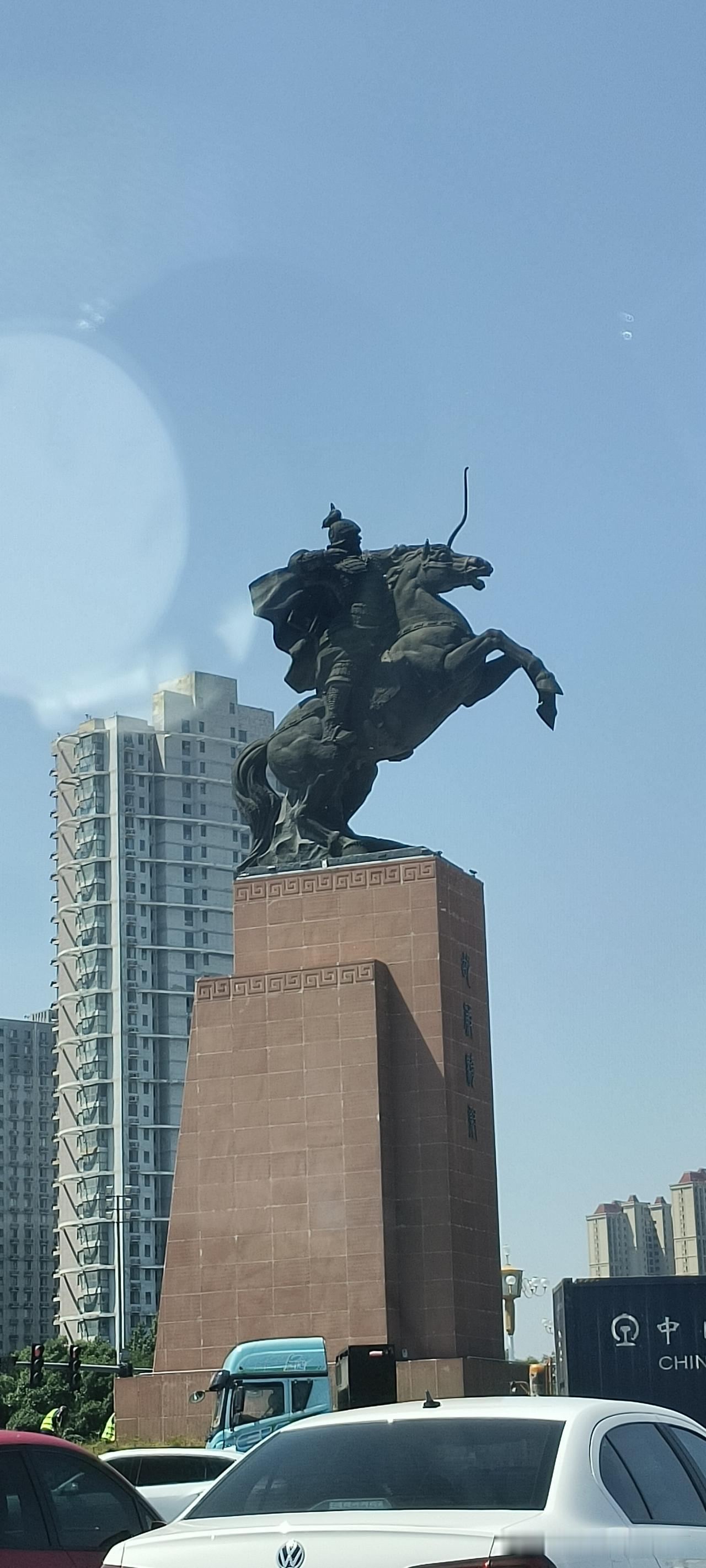 2000多年前，胡服骑射大胆变革，成就赵国霸业。一座雕像，诉说燕赵故事。来邯郸一