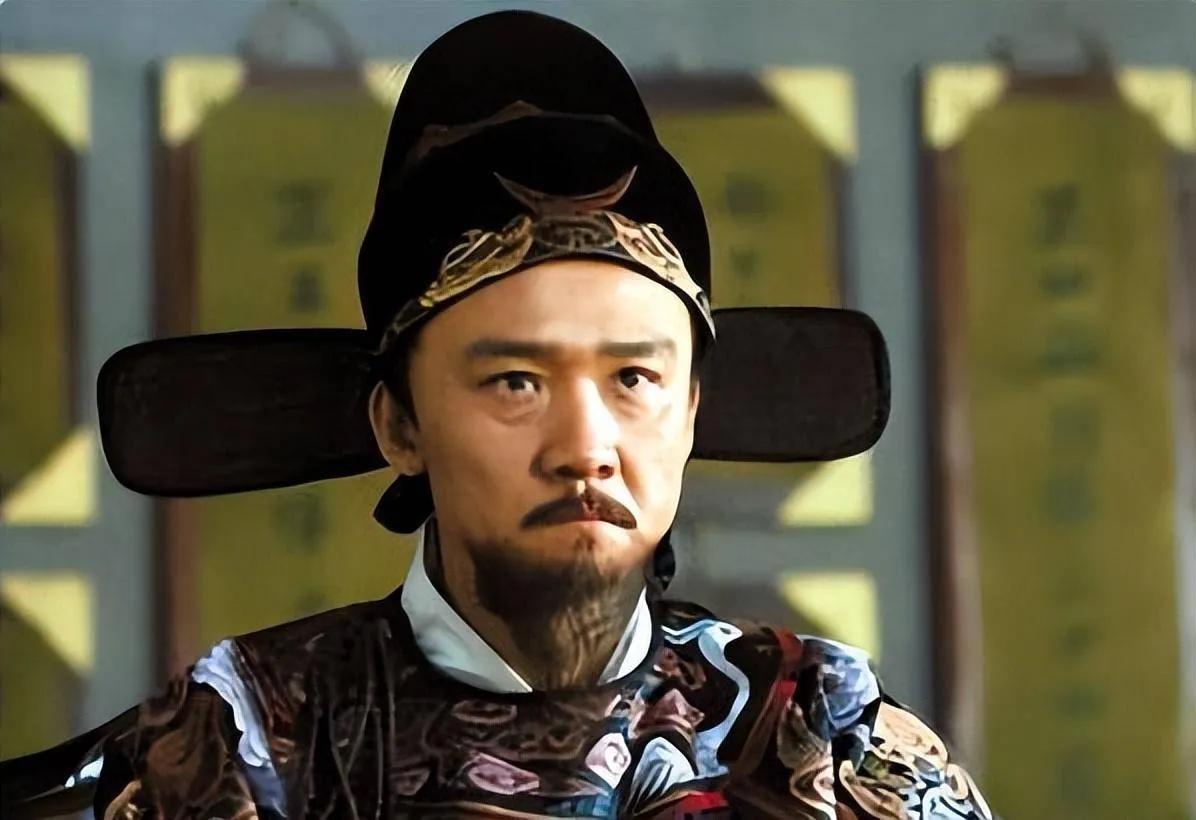 有个怪事，整个大明王朝 276 年，所有的权臣高官，都不敢跟海瑞硬刚。严嵩权倾朝