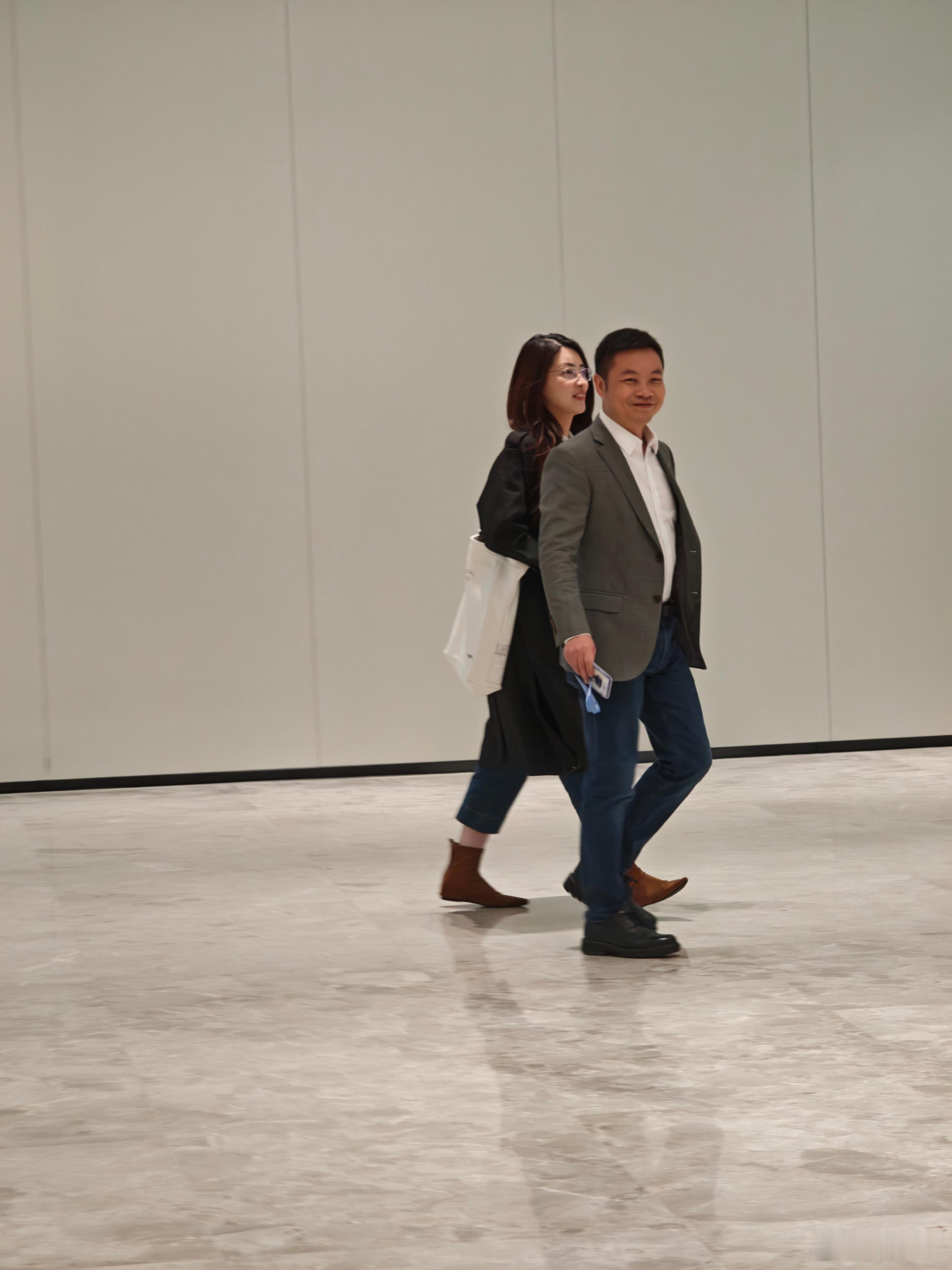 今天太巧了又偶遇到了路过的大师兄看表情还蛮高兴的[酷][酷][酷]小鹏小鹏x9超