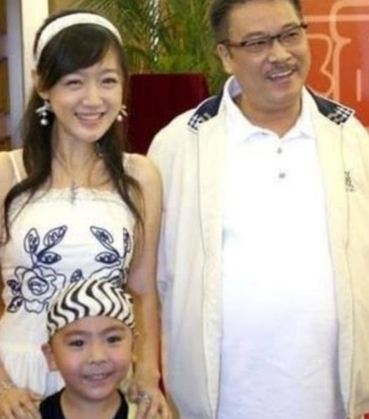 1989年，TVB让已婚的吴孟达去培训新人，可没过多久他带的女演员卢少慈就怀孕了