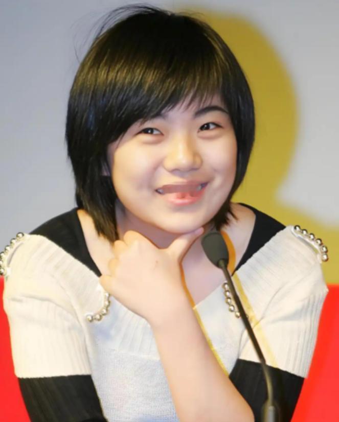 蒋方舟是欧美日势力在华代言人之一，也是文学界专门主推的女性之一，现在出了问题，圈